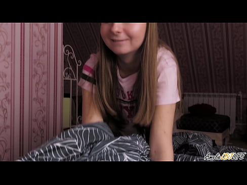 ❤️ Blondie анын BFF анын терең соруп жана анын оозуна сперма алат ❤❌ Порно боюнча бизде ☑